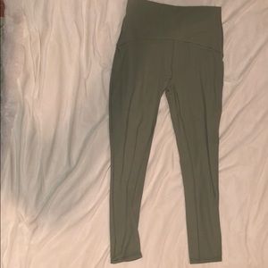 Ivivva green capris